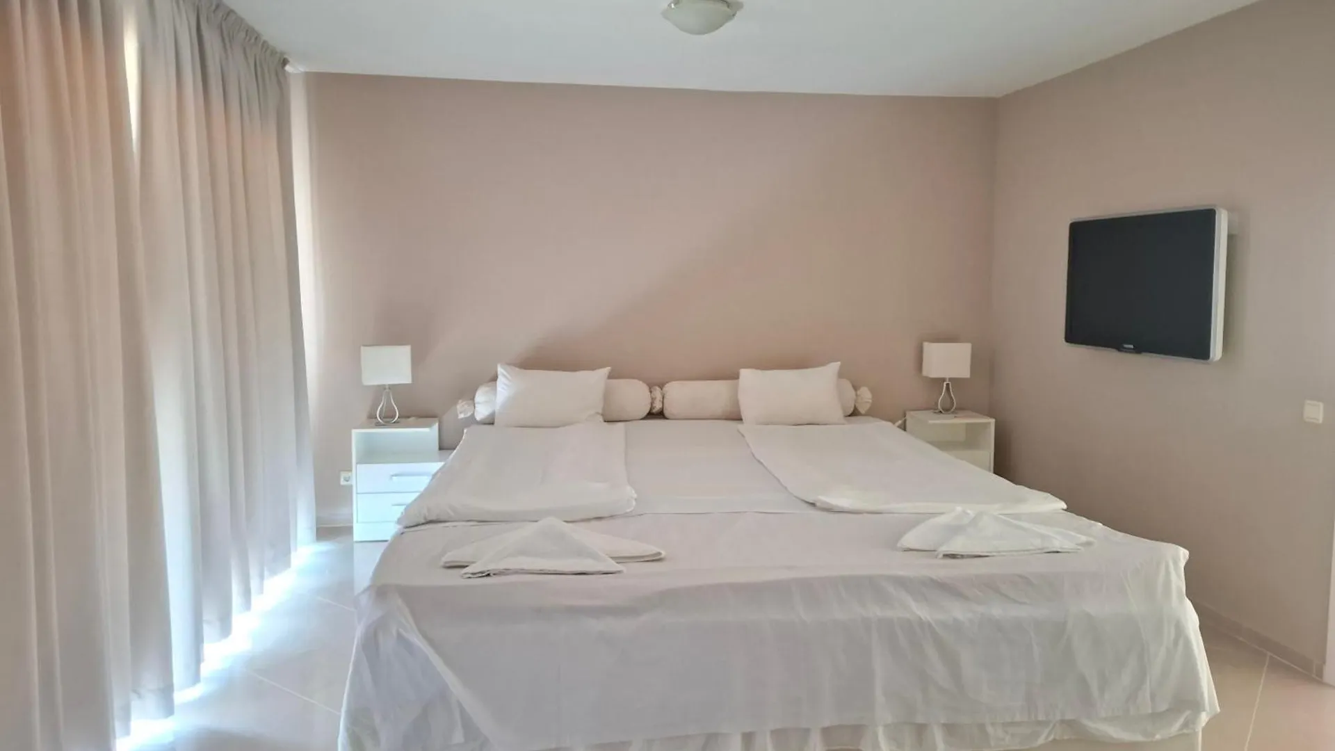 Magnolia Apartments Ravda